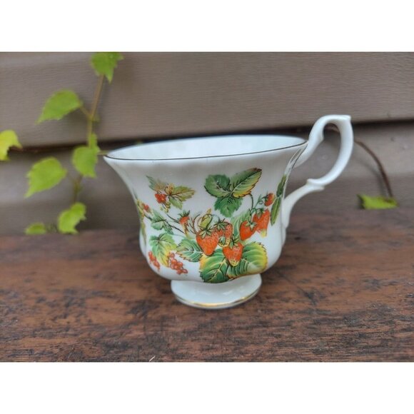 Royal Albert Strawberry Replacement Cup - Picture 1 of 4